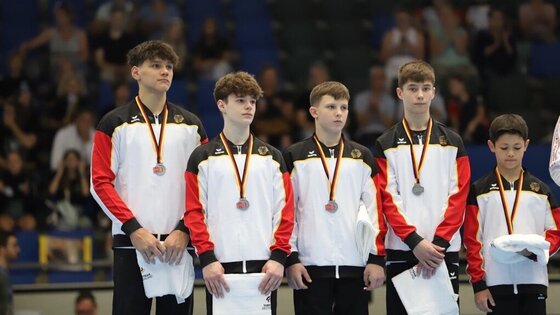 Die deutsche Mannschaft bei der Siegerehrung | Foto: DTB