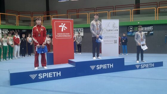 Das Podest in der AK 15/16: Davyd Alshanov, Nikita Prohorov, Florian Grela (v.l.) | Foto: DTB