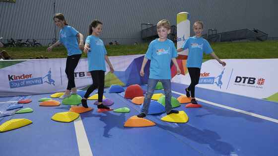 Der kinder Joy of Moving Turnparcours bei Die Finals 2024 in Frankfurt | Foto: kinder Joy of Moving
