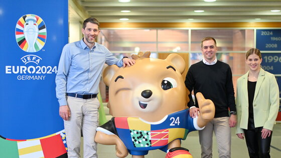 DTB-Vorstandsvorsitzender Kalle Zinnkann, Turnierdirektor Philipp Lahm und EURO-Botschafterin Elisabeth Seitz (v.l.) | Foto: Picture Alliance